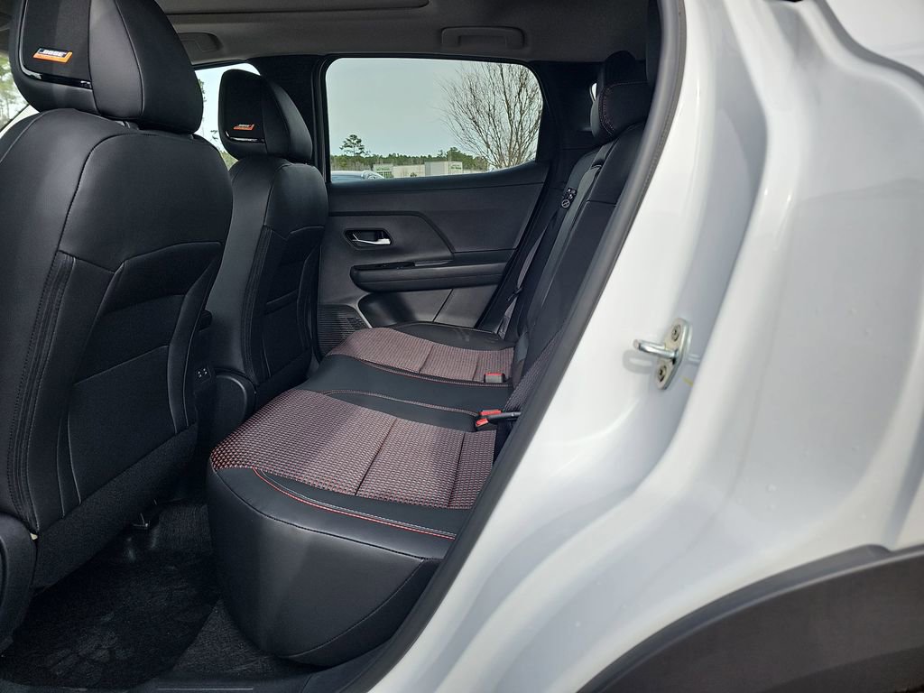 New 2026 Nissan Kicks SR w/ SR Premium Package FWD image 18