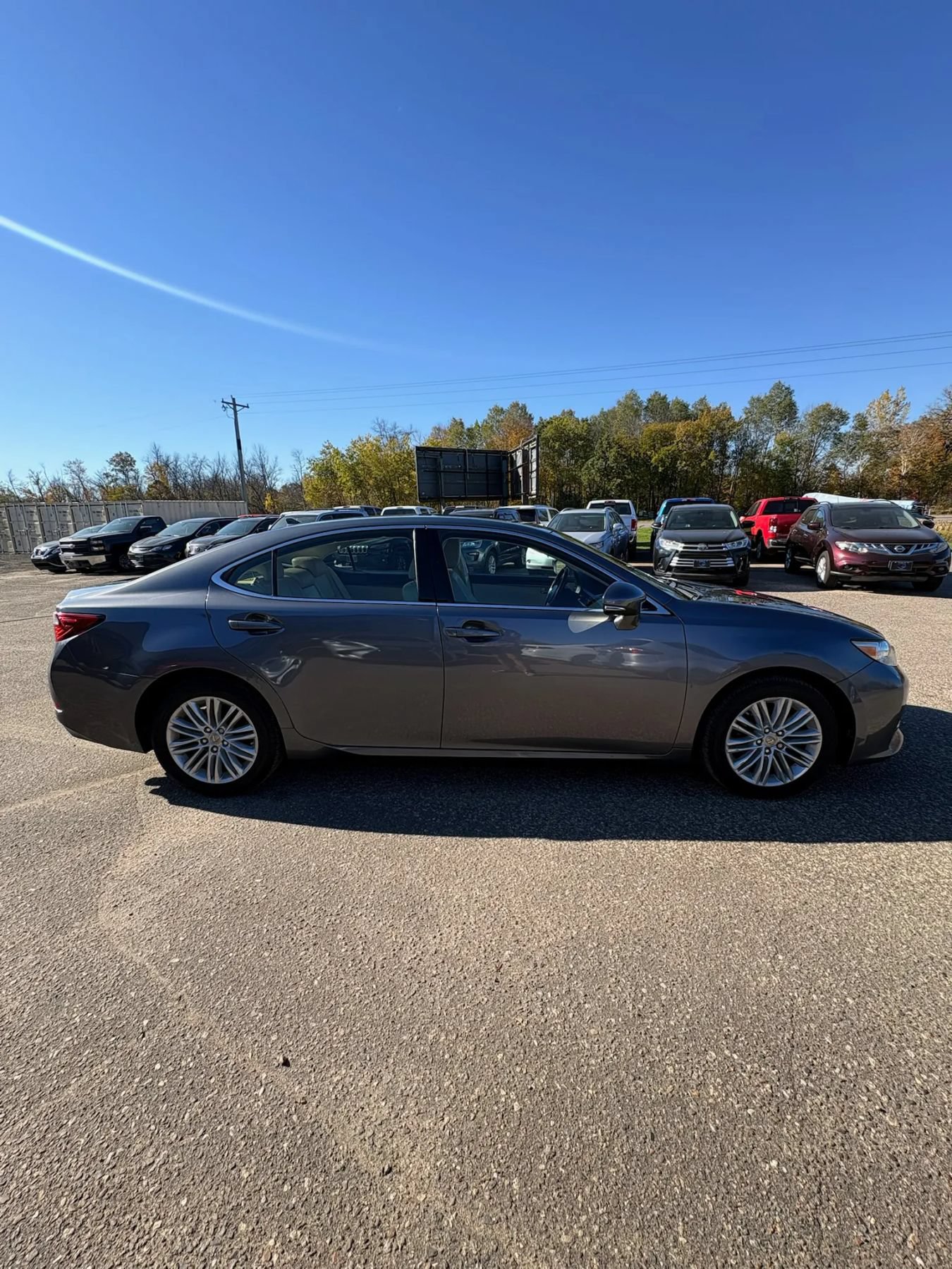 Used 2014 Lexus ES 350 w/ Luxury Package FWD image 4
