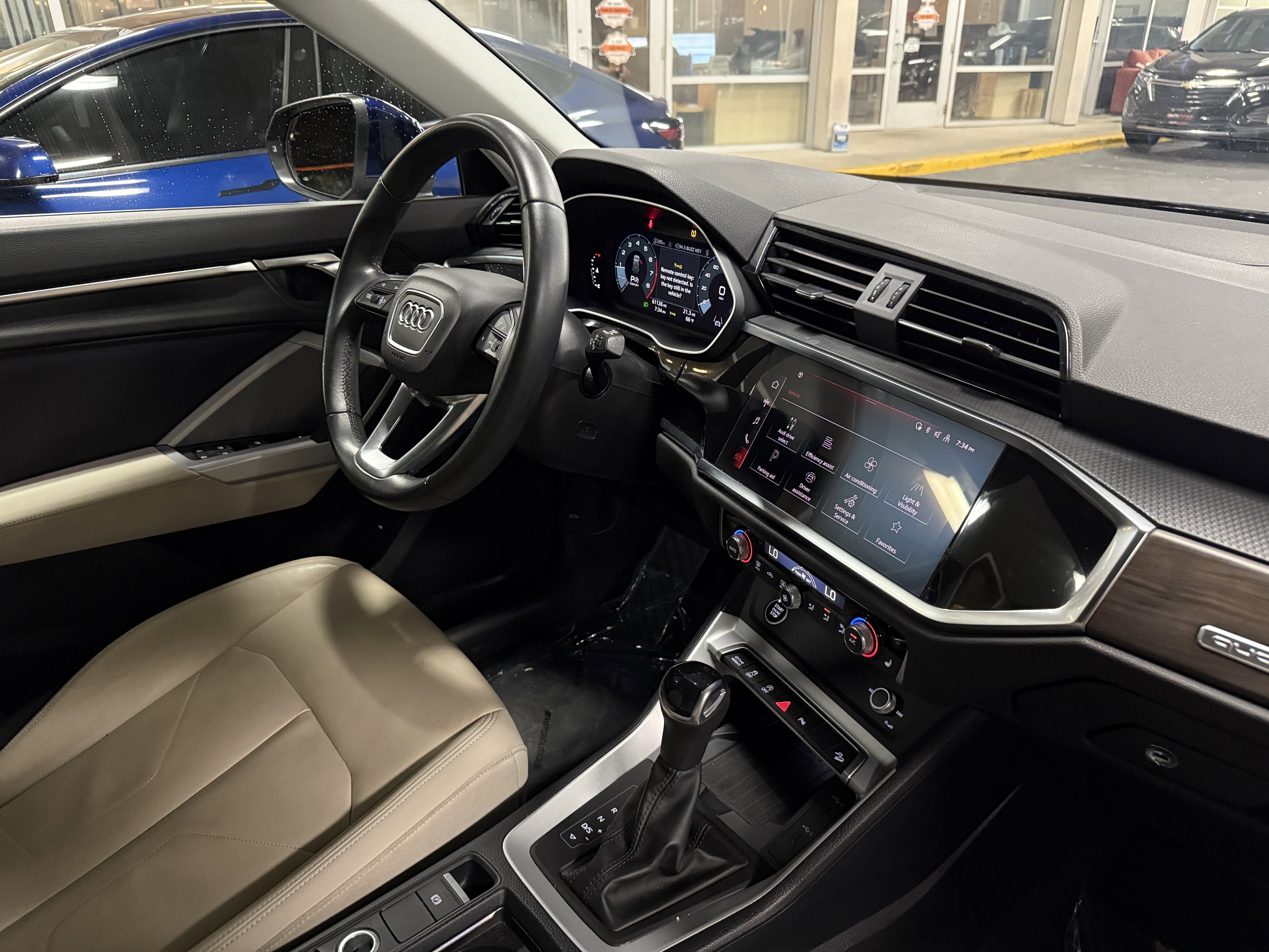 Used 2024 Audi Q3 2.0T Premium w/ Convenience Package image 39