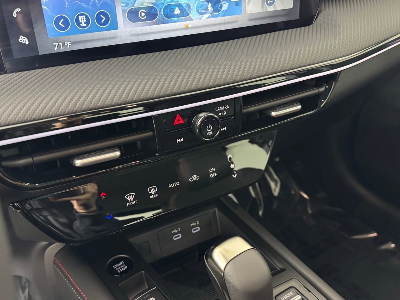 Used 2025 Nissan Kicks SR FWD image 25