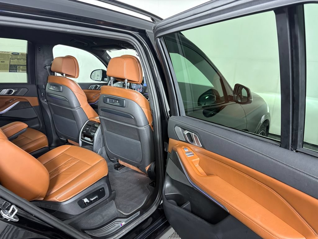 Used 2022 BMW X7 M50i AWD/4WD image 38