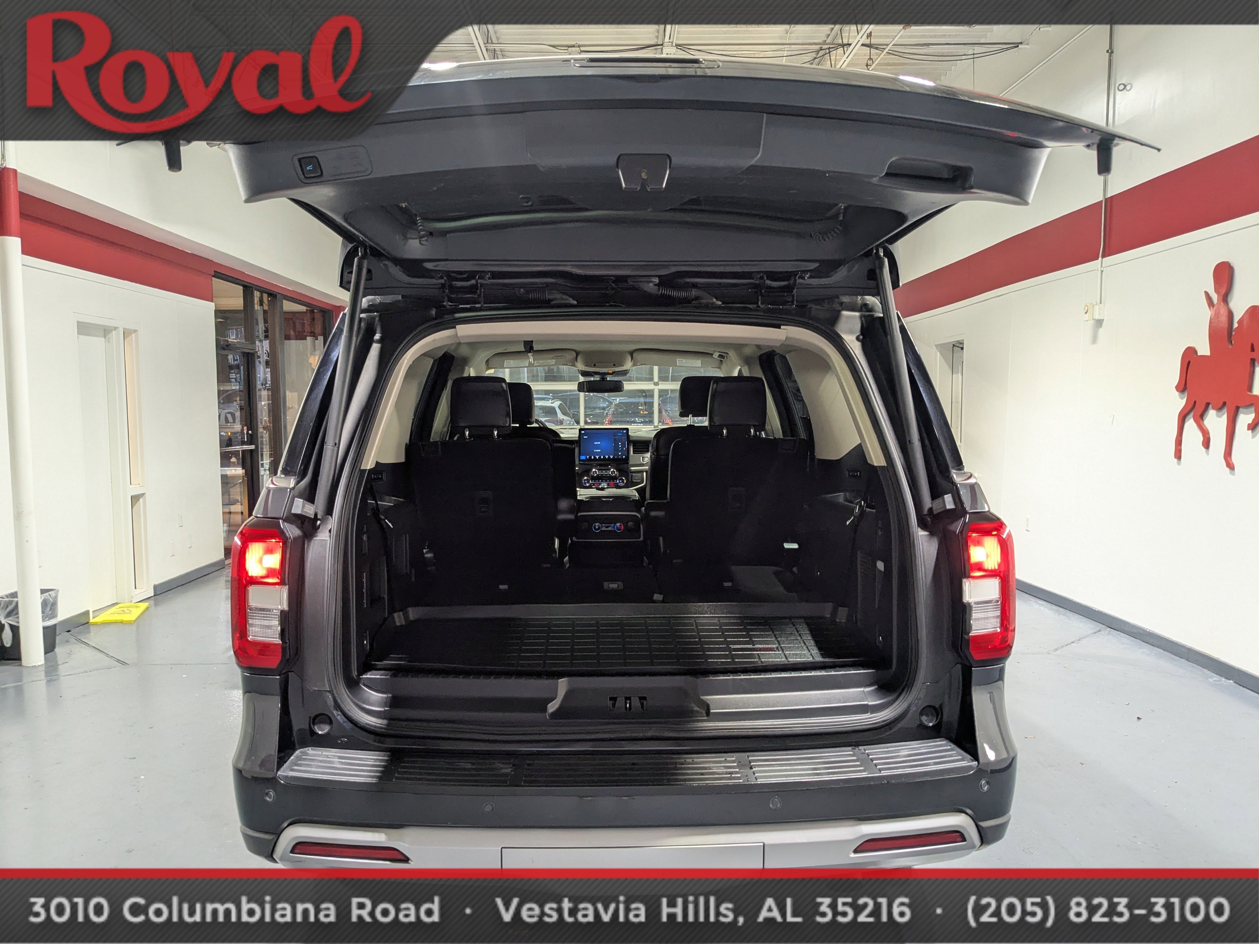 Used 2022 Ford Expedition XLT image 13