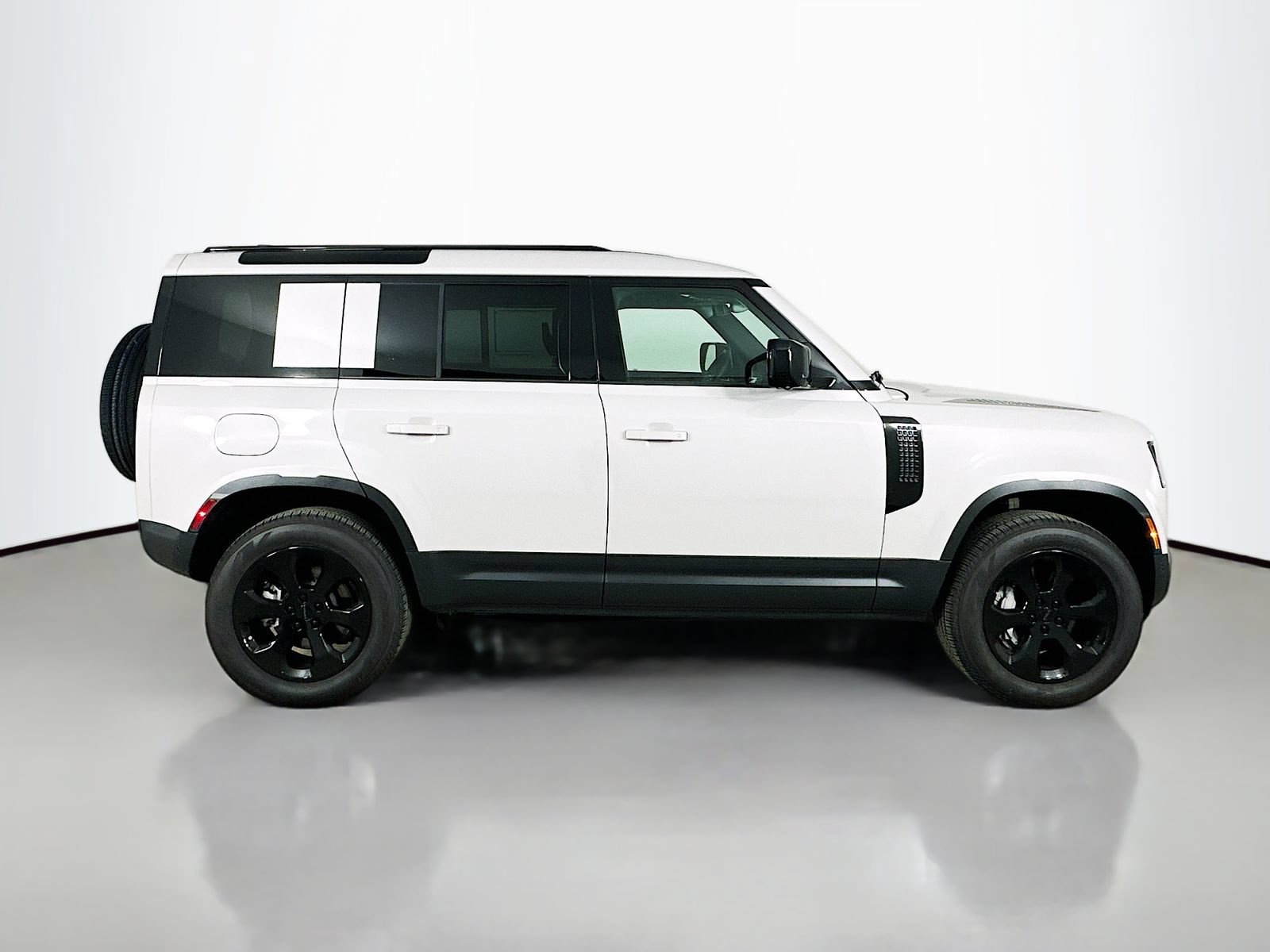 New 2026 Land Rover Defender 110 S AWD/4WD image 4
