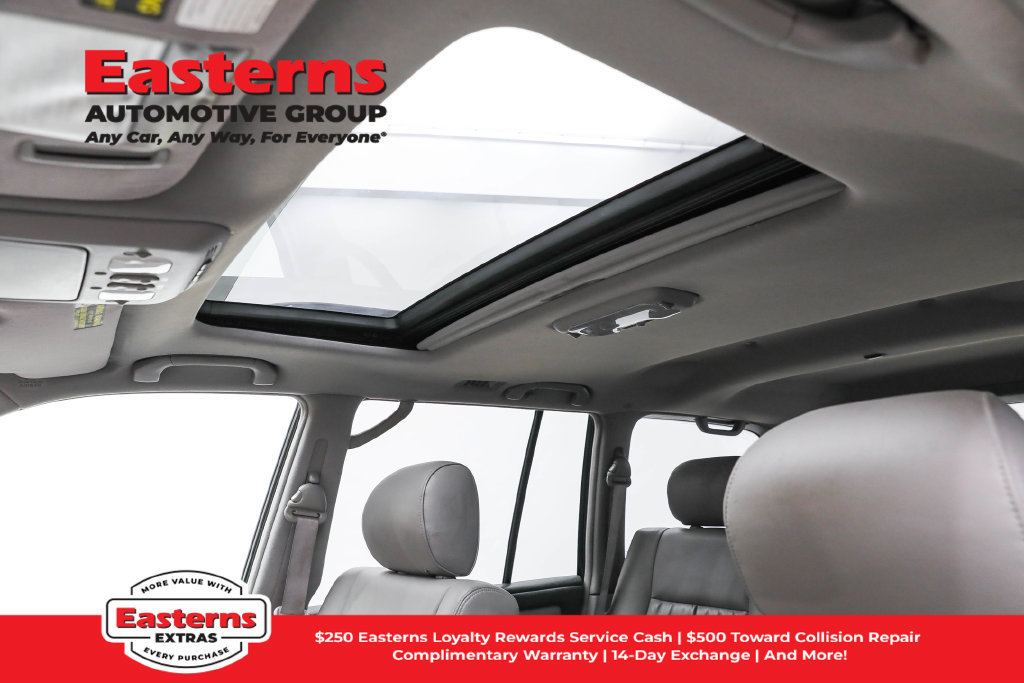 Used 2005 Toyota Land Cruiser w/ Convenience Pkg AWD/4WD image 38