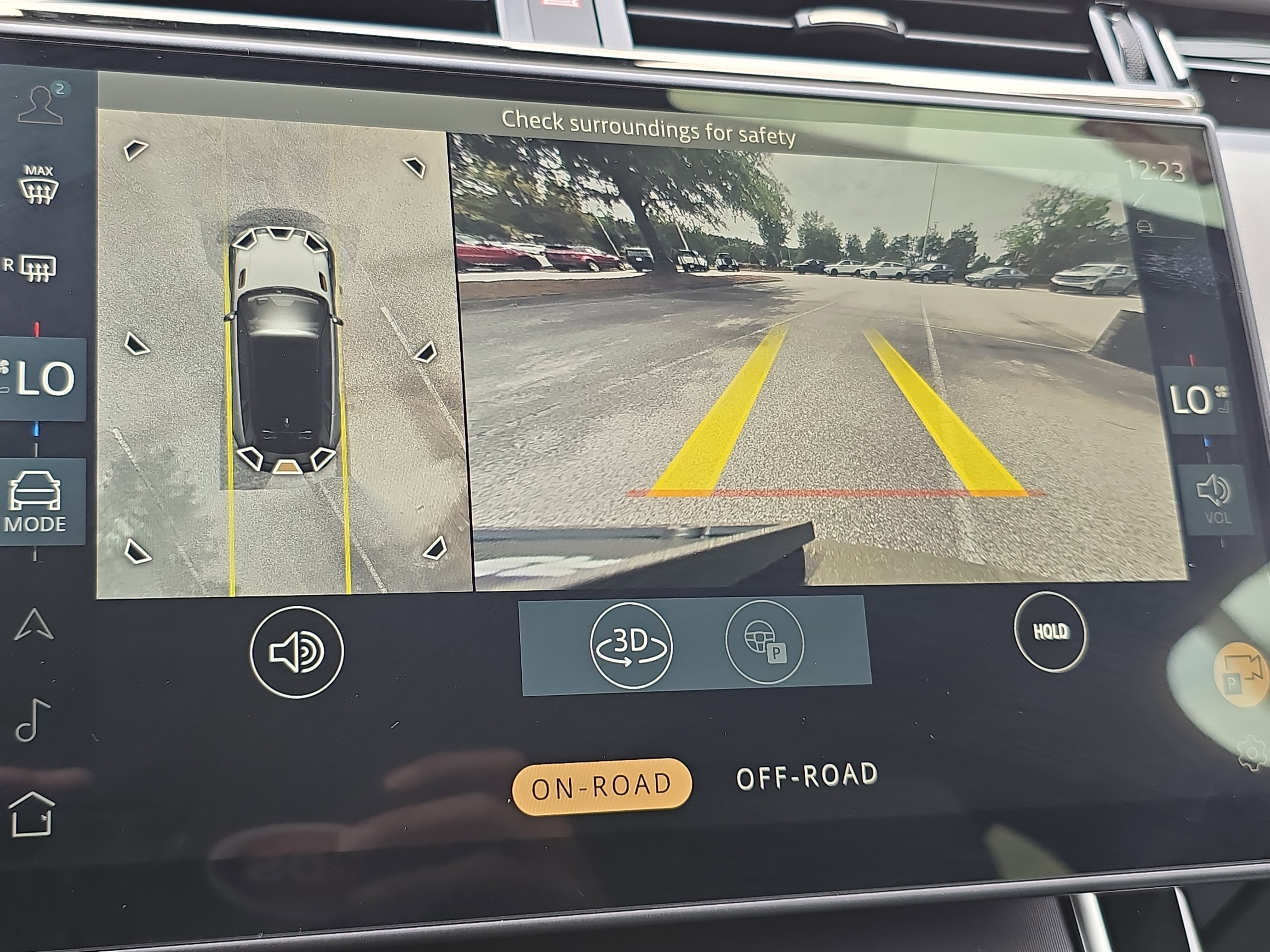 New 2026 Land Rover Range Rover Velar Dynamic SE image 23
