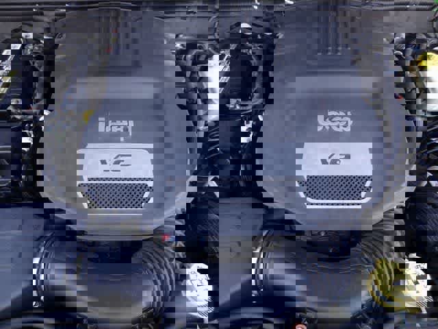 Used 2015 Jeep Wrangler Unlimited Sahara image 36