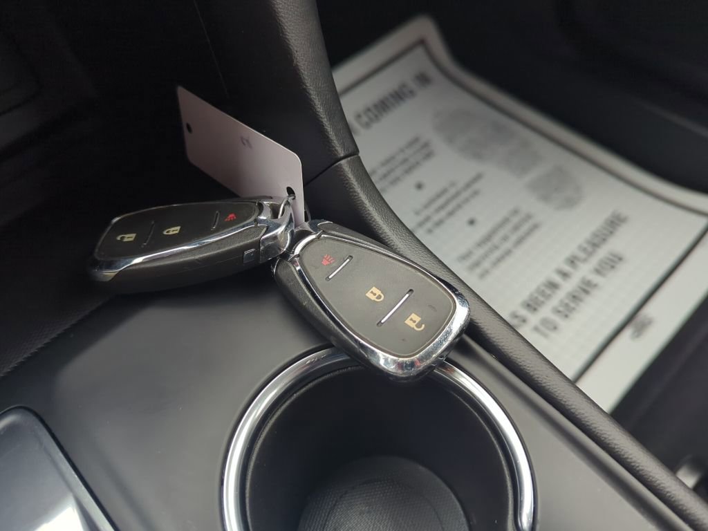 Used 2023 Chevrolet Equinox LS image 31