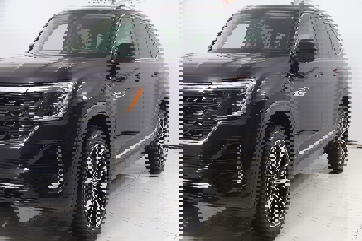 Used 2024 Volkswagen Atlas SEL Premium R-Line image 60