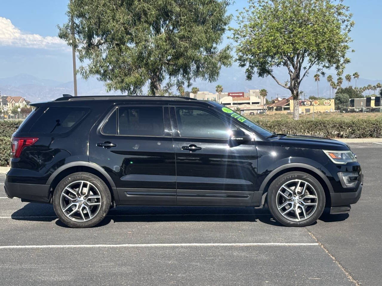 Used 2016 Ford Explorer Sport w/ Equipment Group 401A AWD/4WD image 12