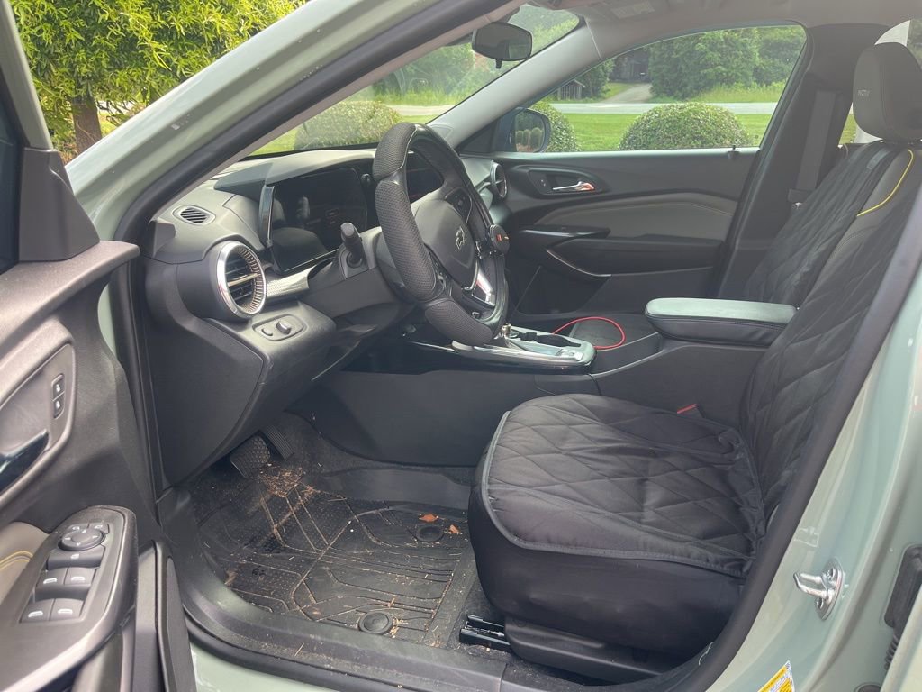 Used 2025 Chevrolet Trax ACTIV w/ Driver Confidence Package FWD image 20
