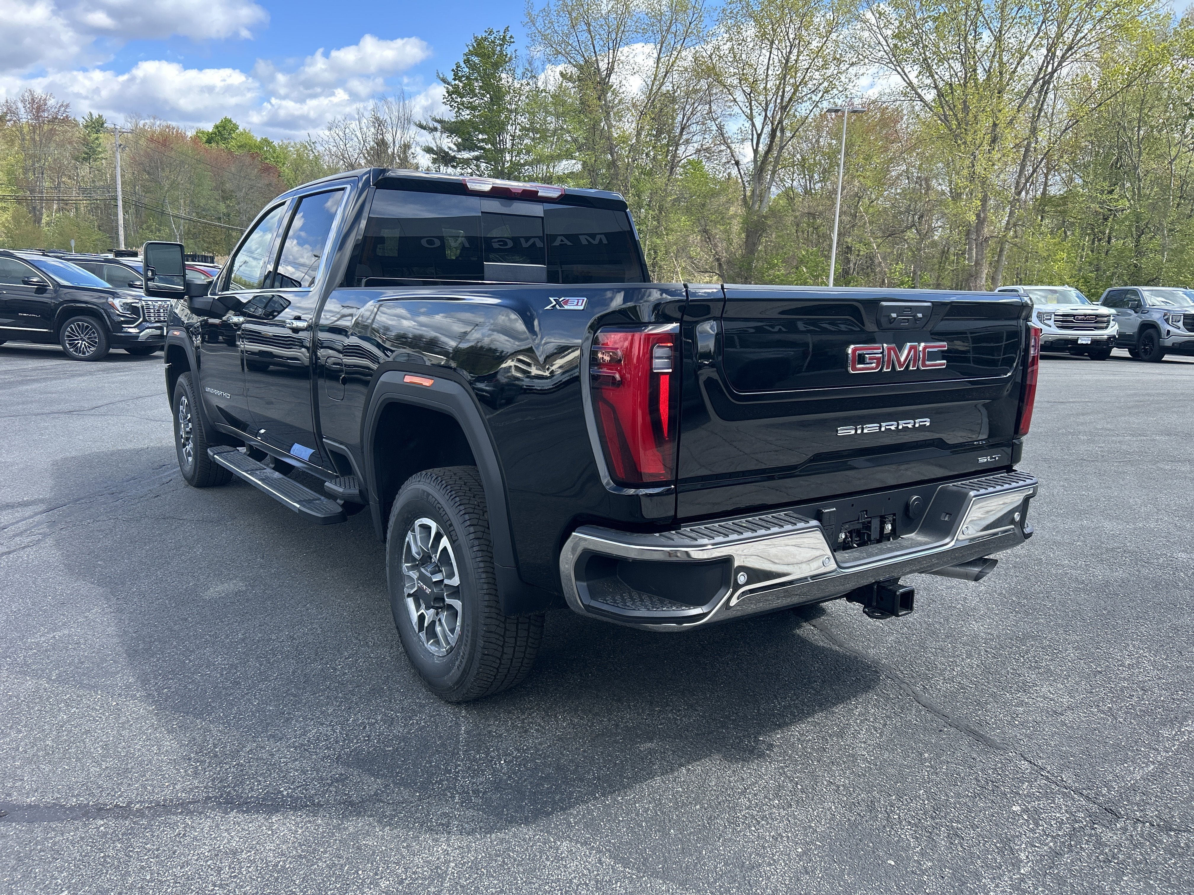 New 2026 GMC Sierra 2500 SLT w/ SLT Premium Package AWD/4WD image 6