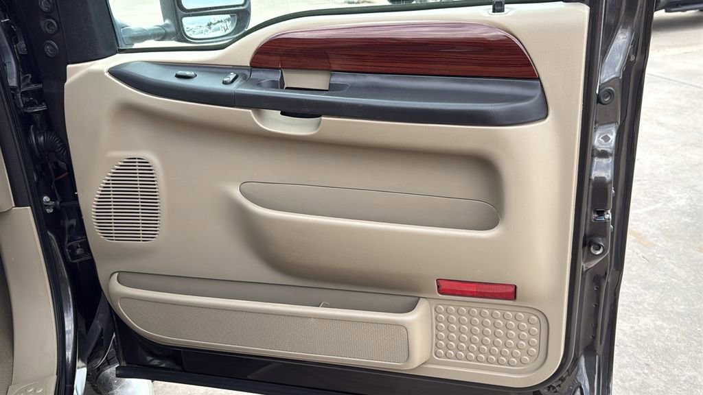 Used 2006 Ford F350 Lariat AWD/4WD image 31