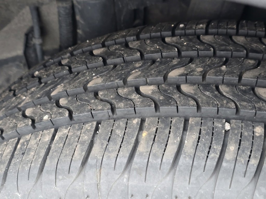 Used 2021 Toyota RAV4 LE image 11