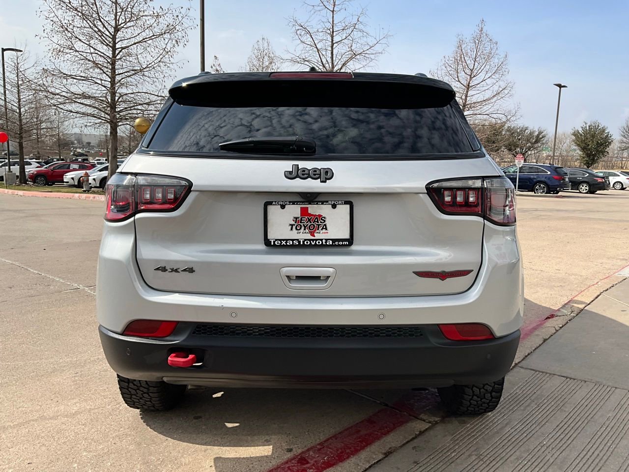 Used 2025 Jeep Compass Trailhawk AWD/4WD image 7