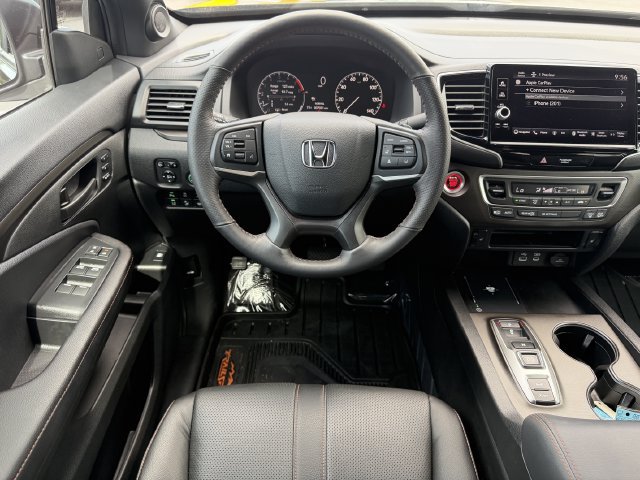 Used 2025 Honda Ridgeline TrailSport image 6