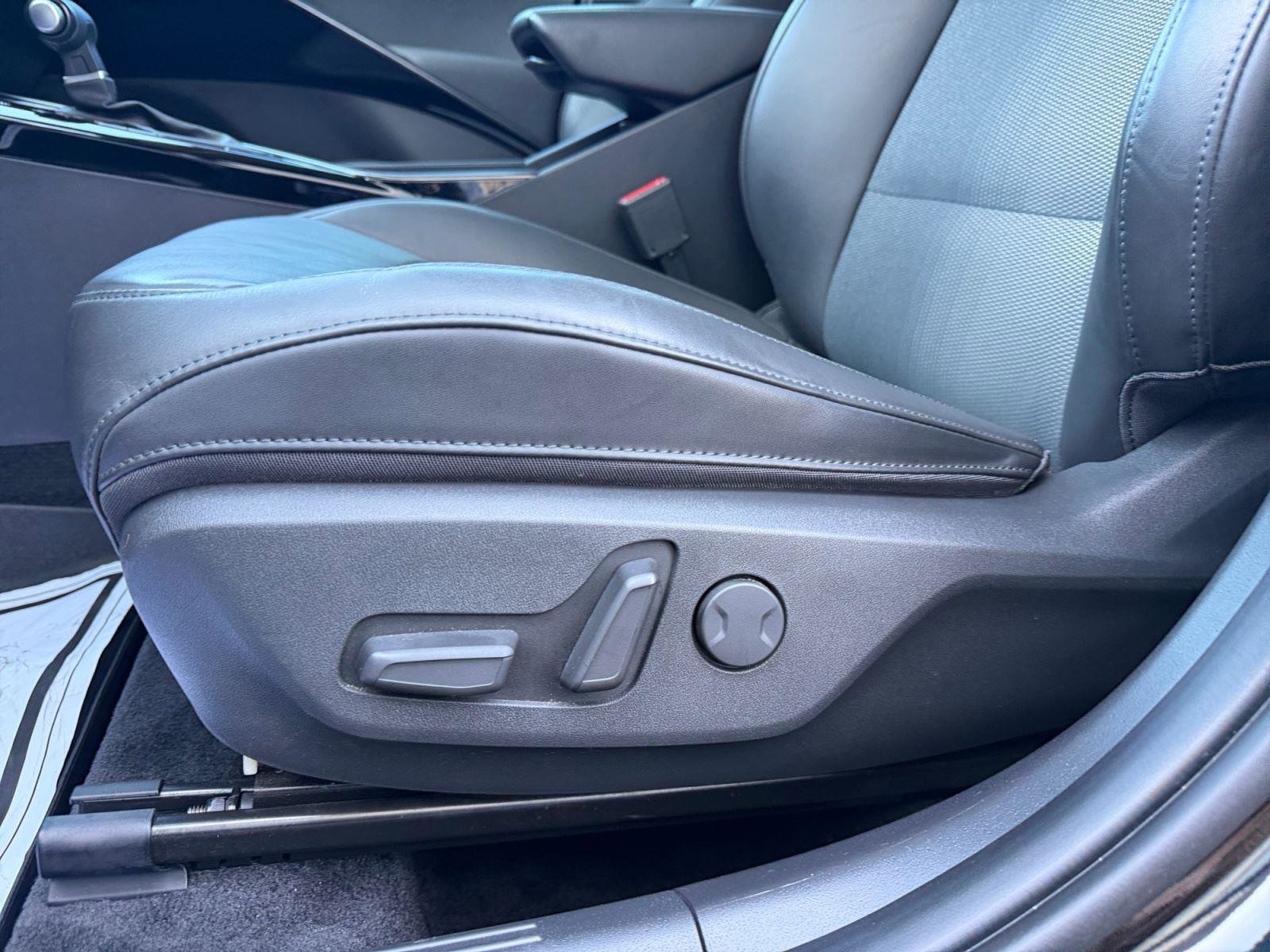 Certified 2023 Kia Niro EX image 25