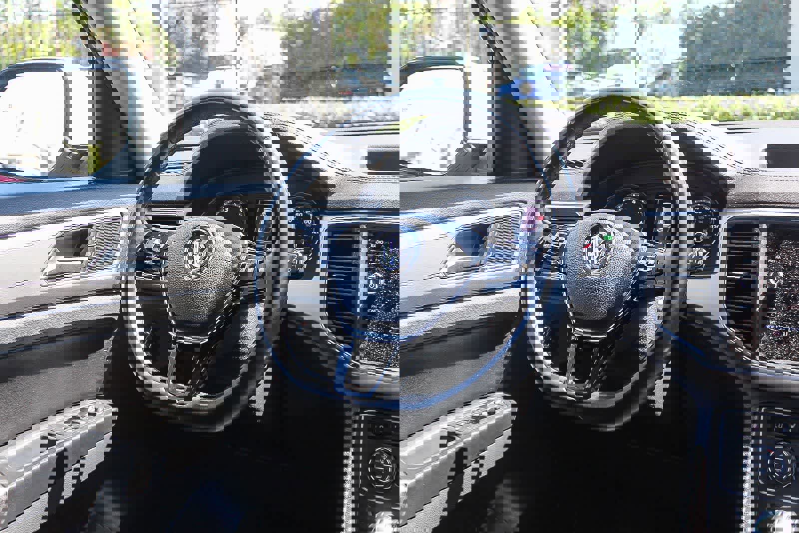 Used 2019 Volkswagen Atlas SE w/ Towing Package image 21