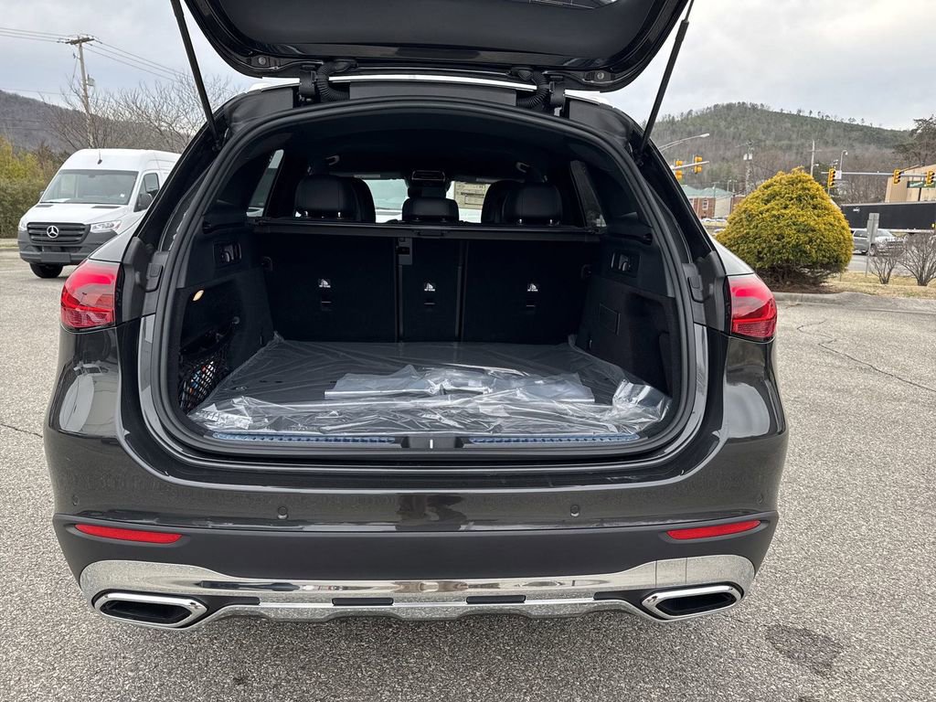New 2025 Mercedes-Benz GLC 300 4MATIC image 11