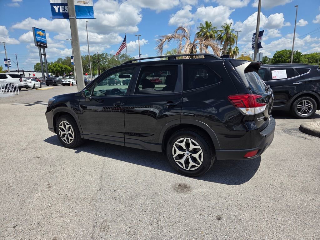 Used 2020 Subaru Forester Premium AWD/4WD image 10