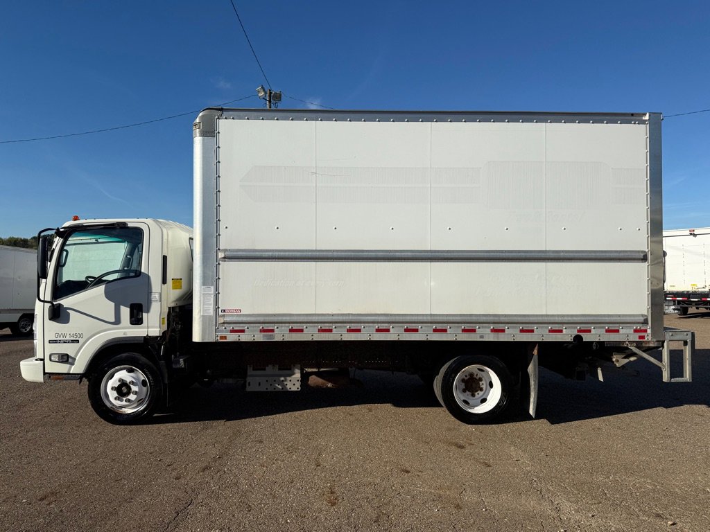 Used 2020 Isuzu NPR image 4