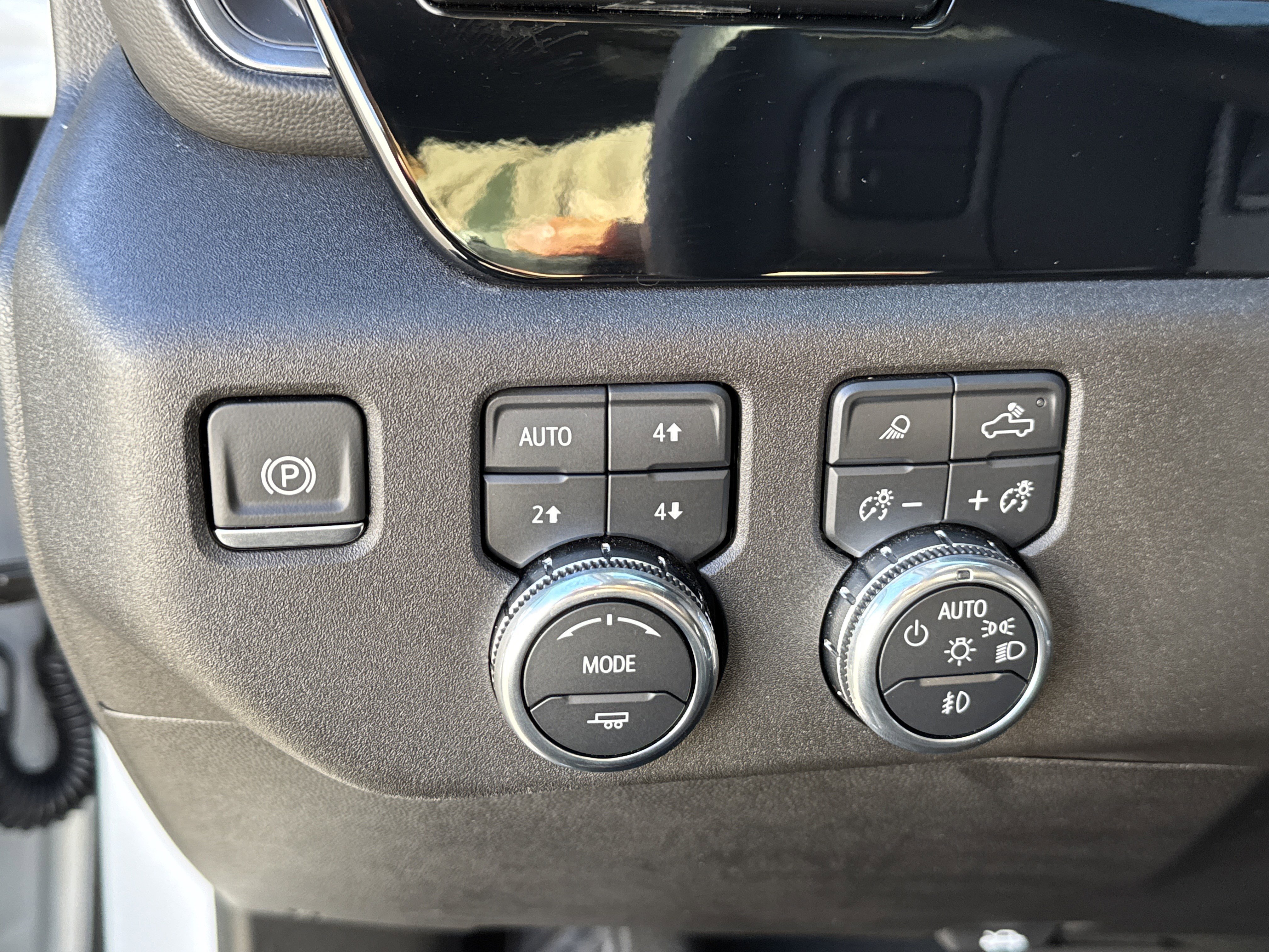 Used 2024 GMC Sierra 2500 SLT w/ SLT Convenience Package image 37