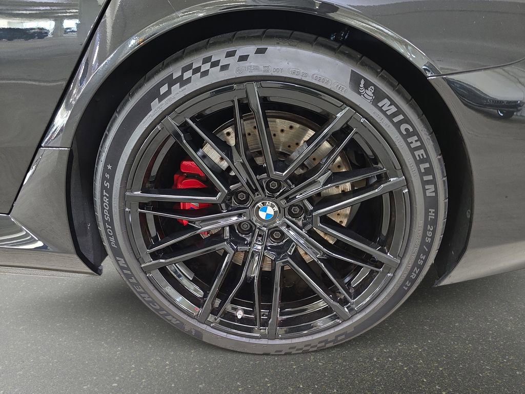 Certified 2026 BMW M5 w/ Executive Package AWD/4WD image 32