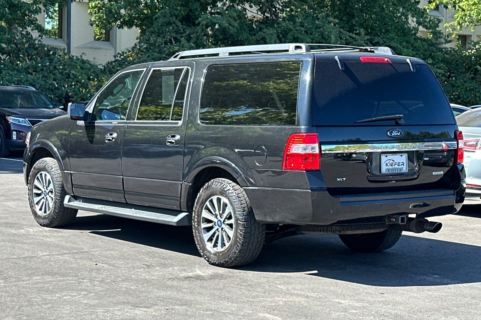 Used 2015 Ford Expedition EL XLT w/ Equipment Group 202A AWD/4WD image 6