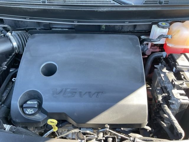 Used 2023 Buick Enclave Essence w/ Experience Buick Package FWD image 11