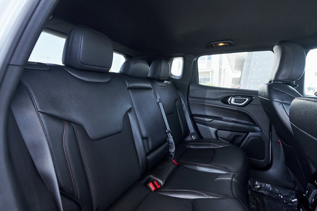 Used 2024 Jeep Compass Trailhawk image 27