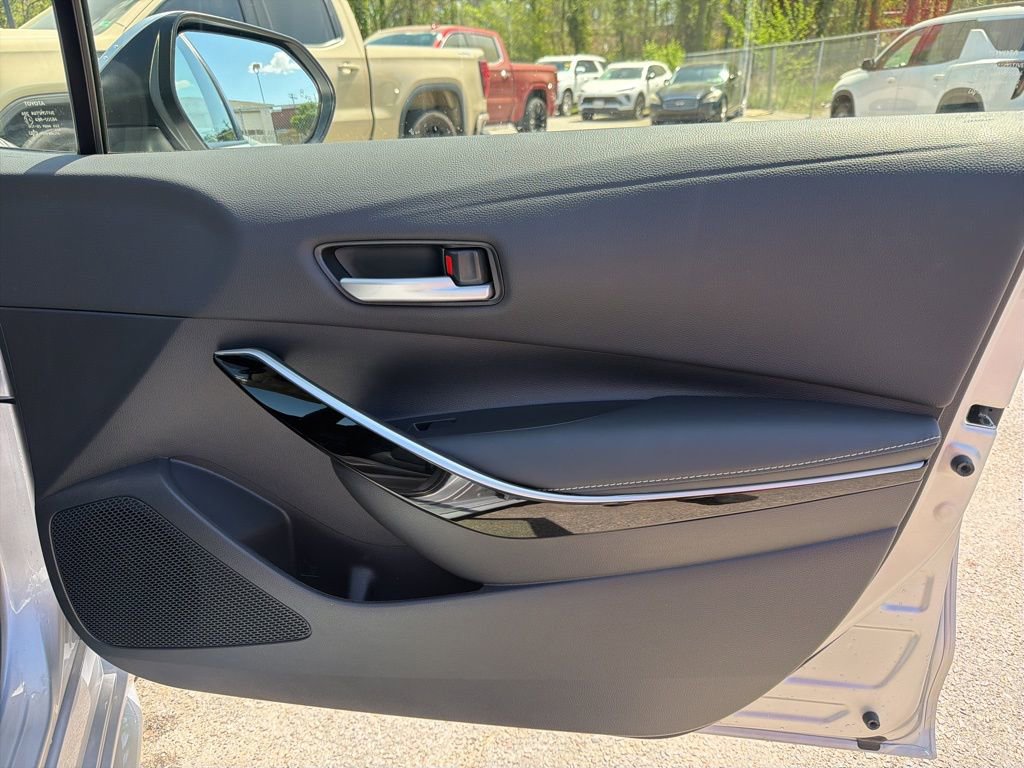 Used 2025 Toyota Corolla XLE image 29