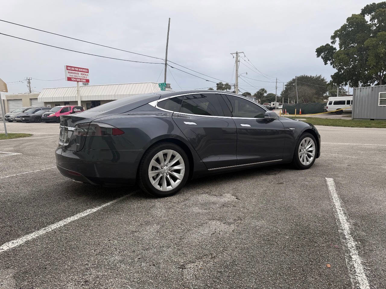 Used 2015 Tesla Model S 85 RWD image 6