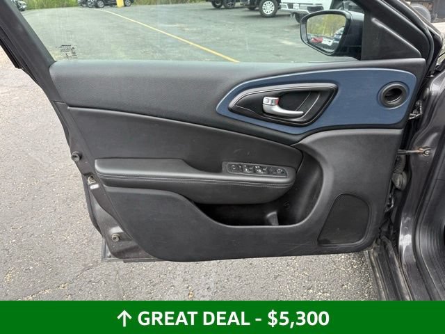 Used 2016 Chrysler 200 S AWD/4WD image 16