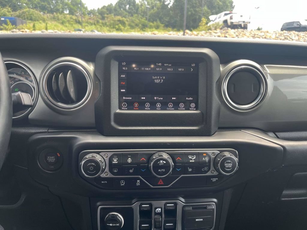 Used 2019 Jeep Wrangler Unlimited Sahara w/ Cold Weather Group AWD/4WD image 22