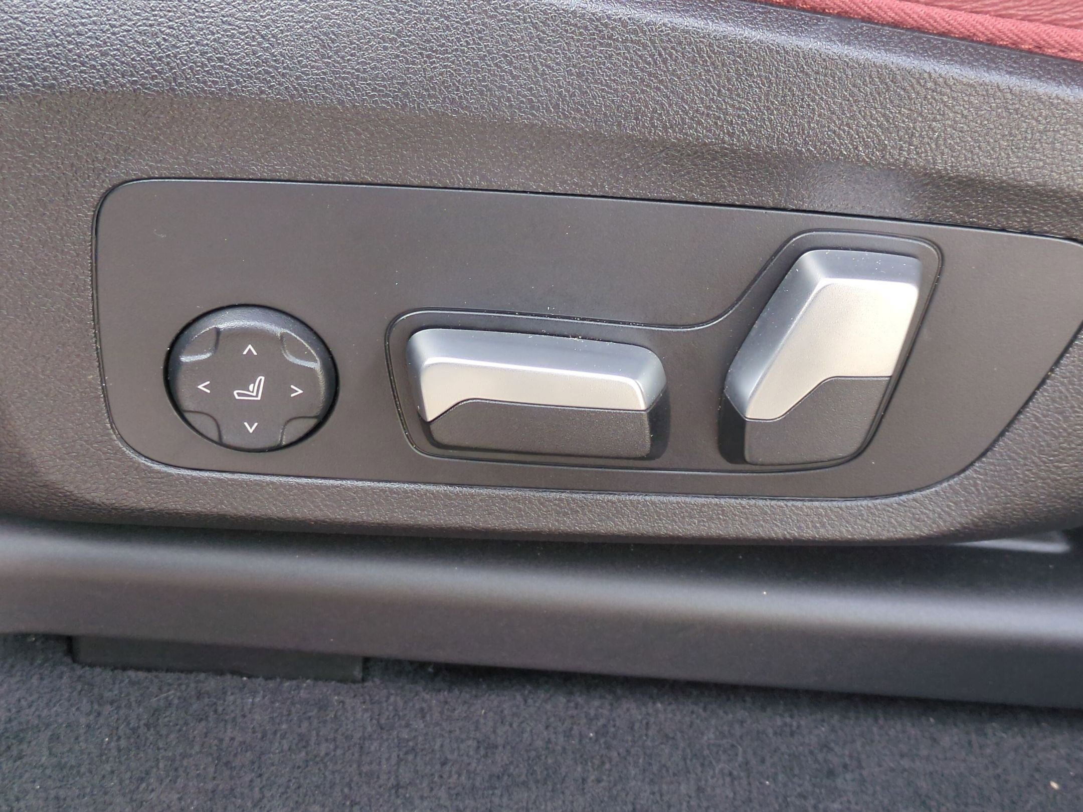 Used 2023 BMW X4 xDrive30i w/ M Sport Package image 15