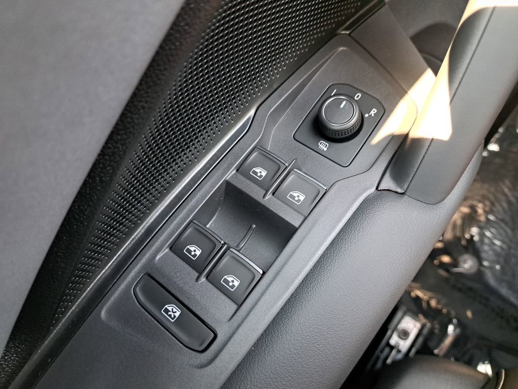 New 2025 Volkswagen Tiguan SE R-Line AWD/4WD image 26