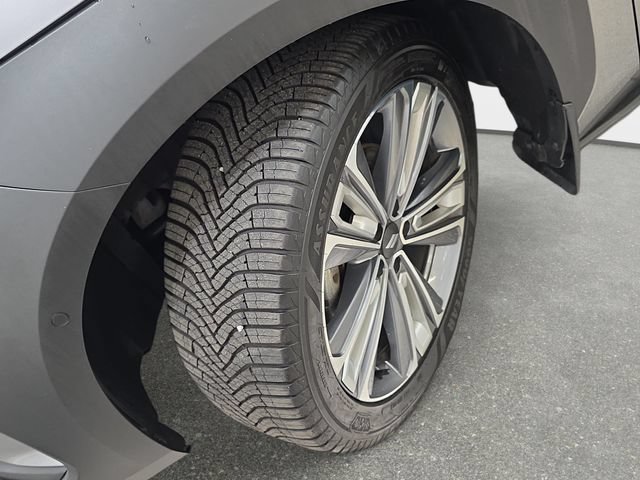Used 2023 Subaru Solterra AWD image 29