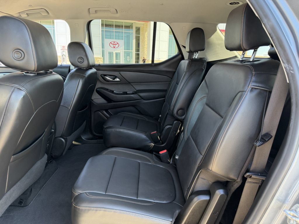 Used 2020 Chevrolet Traverse LT FWD image 26