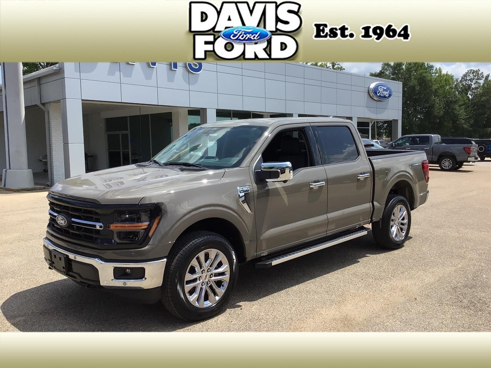 New 2026 Ford F150 XLT w/ Equipment Group 302A MID