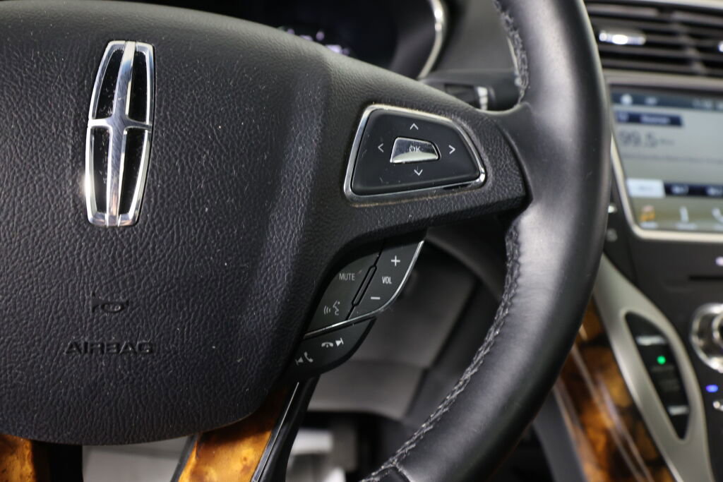 Used 2016 Lincoln MKX Reserve w/ Climate Package image 34