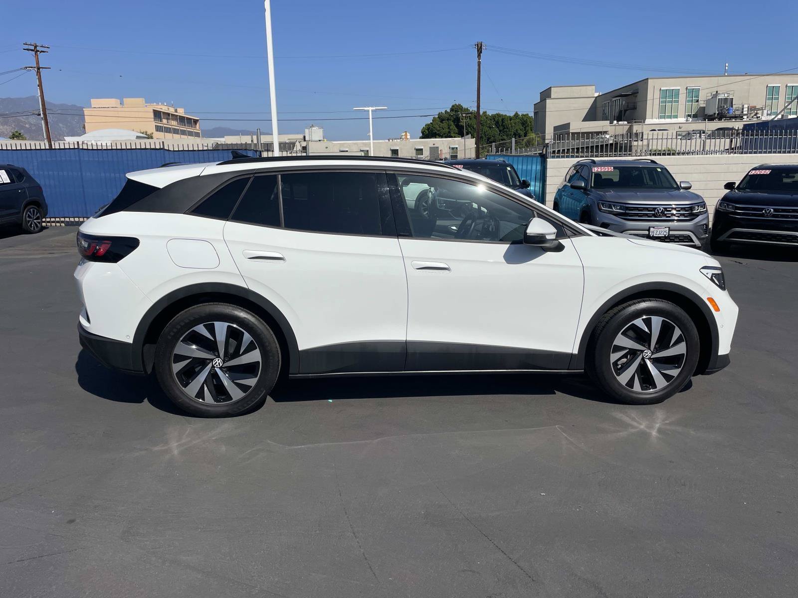 Certified 2024 Volkswagen ID.4 2WD image 3
