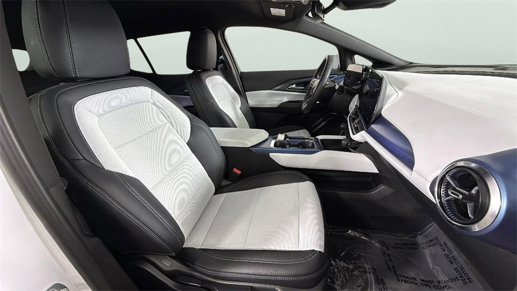 Used 2025 Chevrolet Equinox EV LT image 34