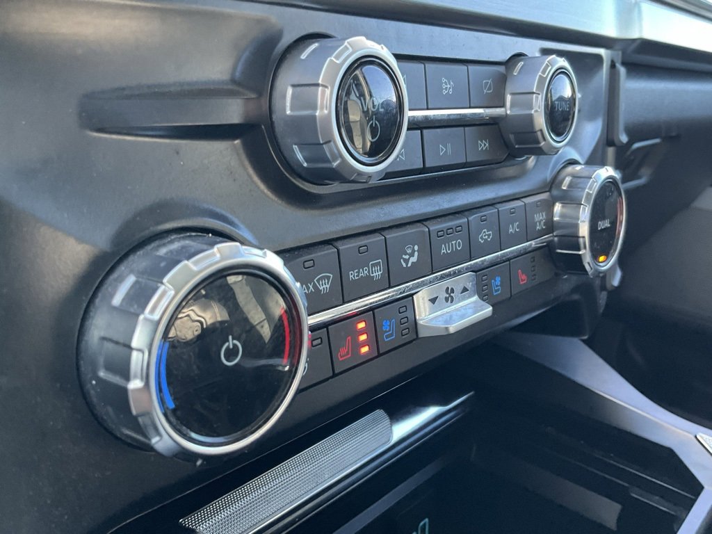 Used 2024 Ford F250 Lariat w/ Sport Appearance Package image 9