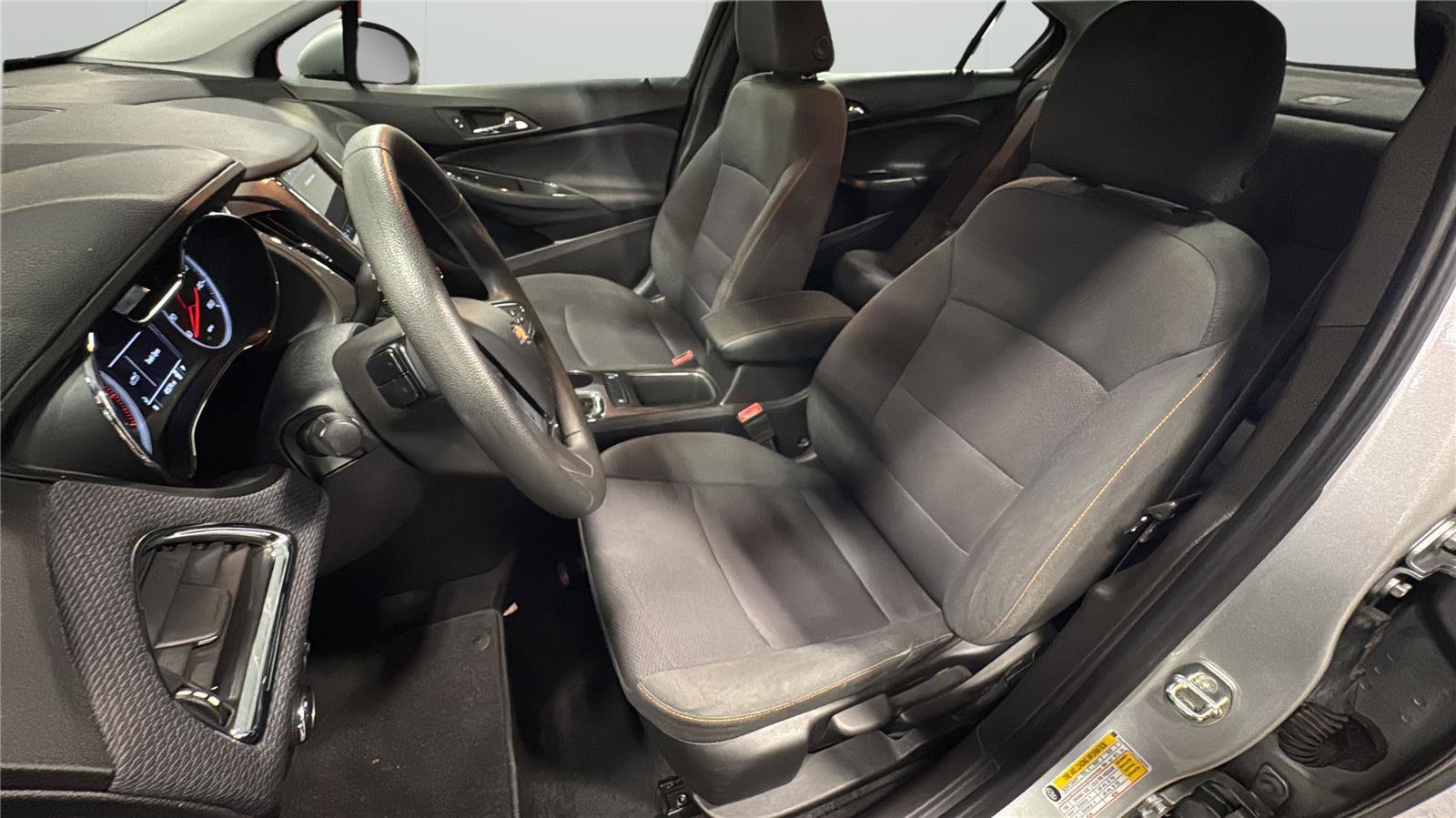 Used 2019 Chevrolet Cruze LS w/ LS Convenience Package FWD image 10