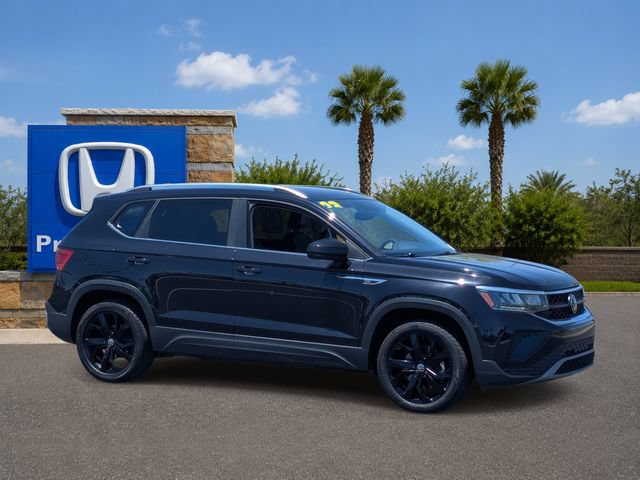 Used 2023 Volkswagen Taos SE w/ Black Wheel Package FWD image 7
