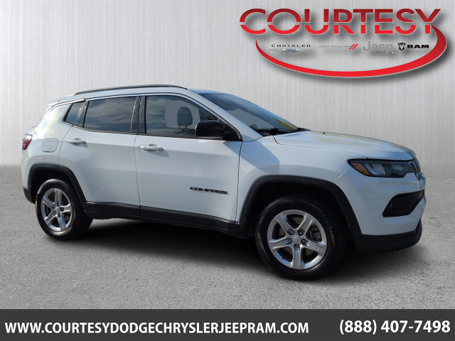 Certified 2023 Jeep Compass Latitude w/ Convenience Group AWD/4WD image 1