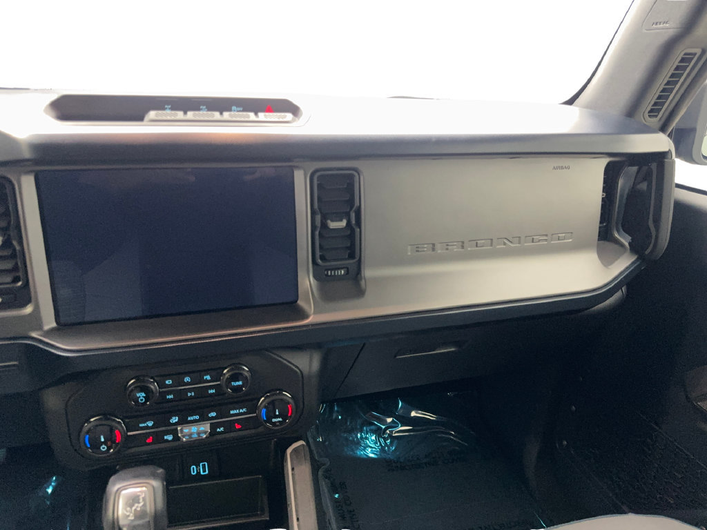Used 2022 Ford Bronco Outer Banks AWD/4WD image 47