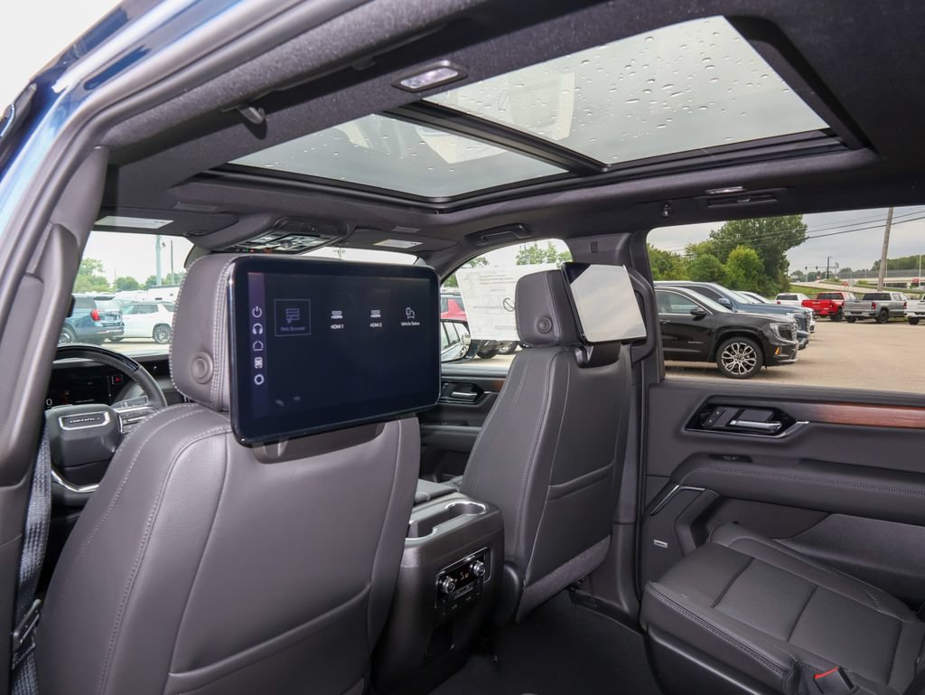 New 2026 GMC Yukon XL Denali w/ Denali Reserve Package AWD/4WD image 17