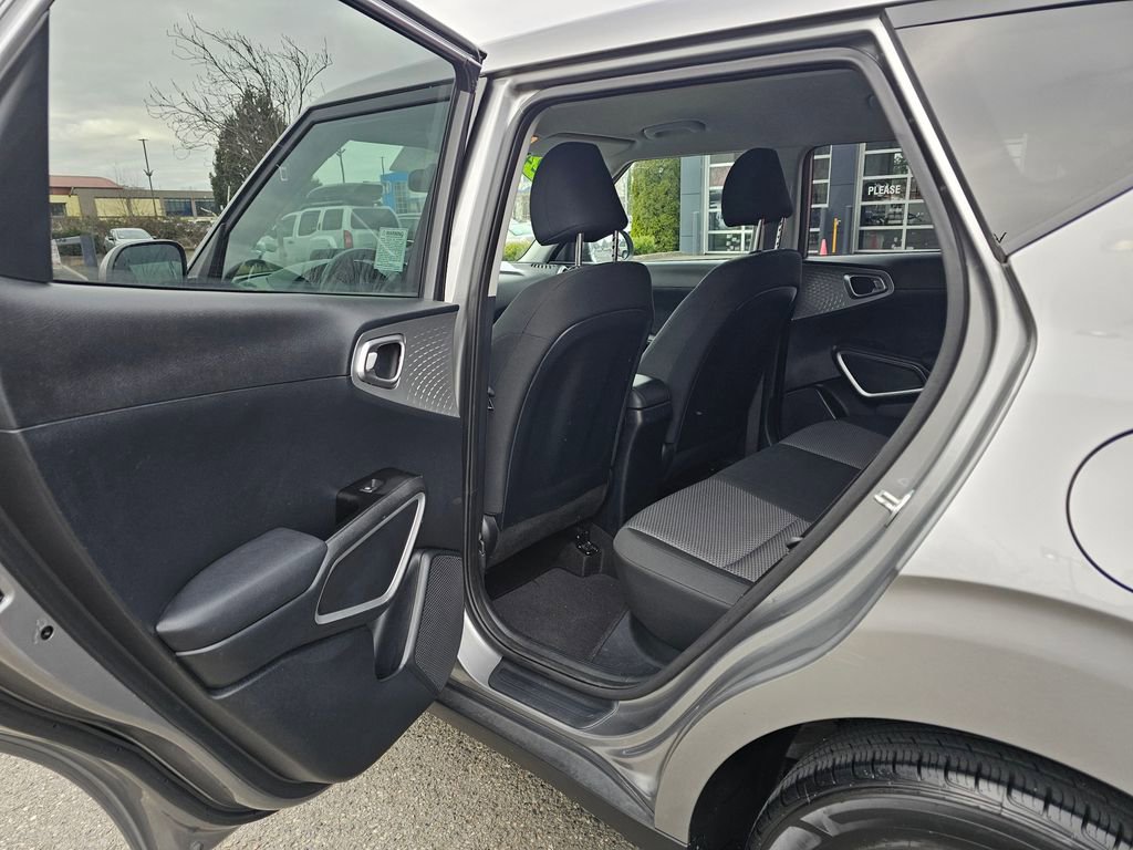 Used 2024 Kia Soul LX w/ Option Group 015 FWD image 12