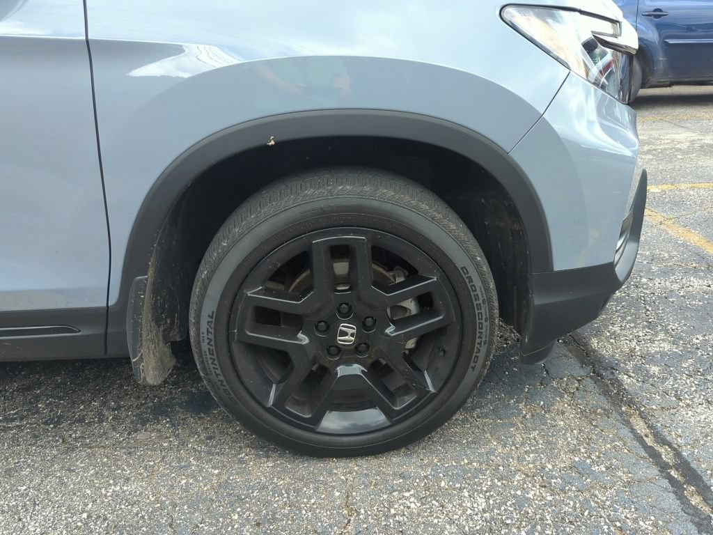 Certified 2025 Honda Passport Black Edition image 3