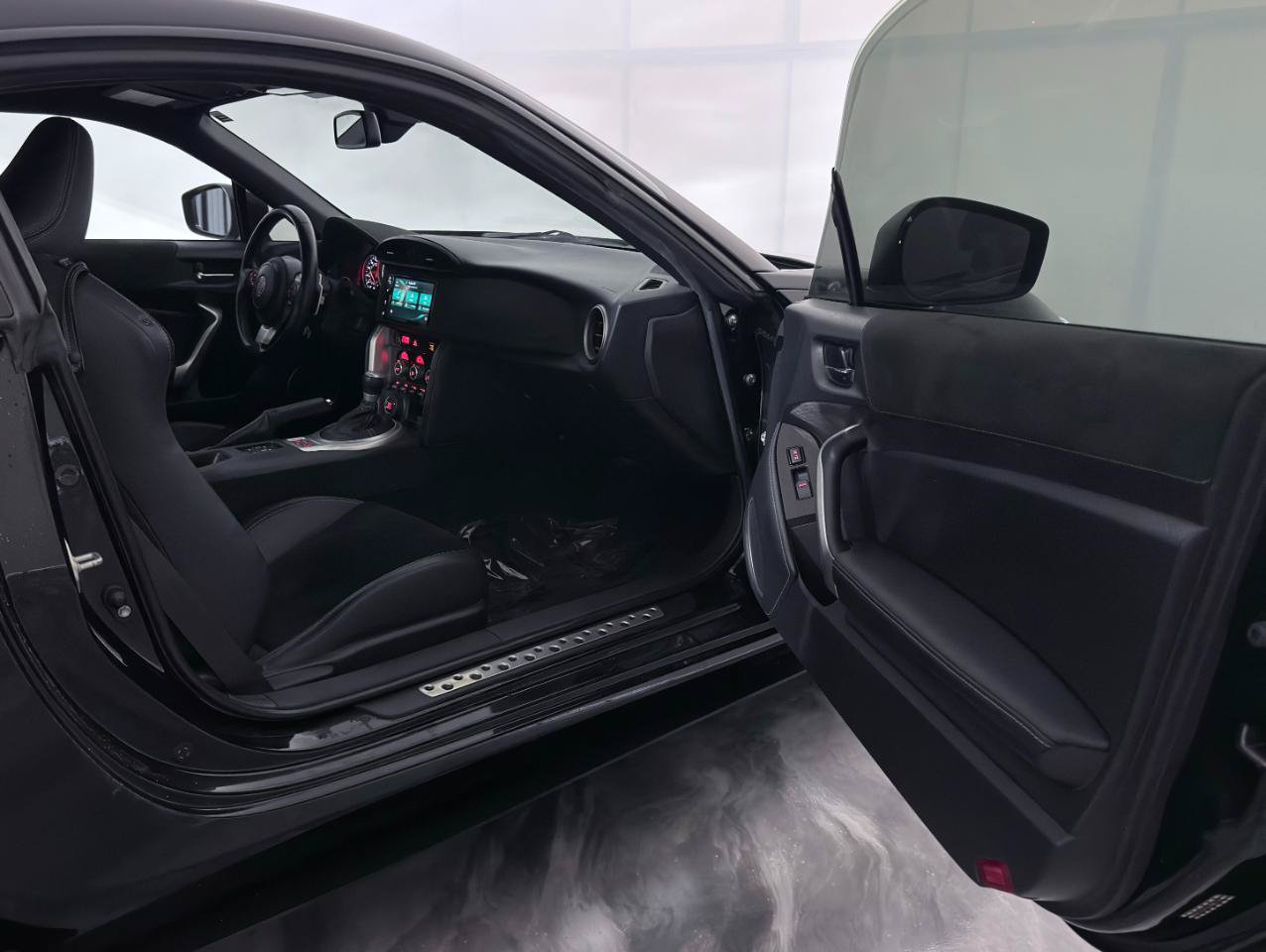 Used 2020 Toyota 86 RWD image 22